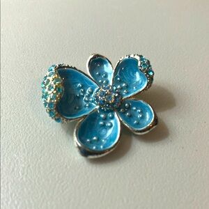 Elegant Blue Floral Brooch